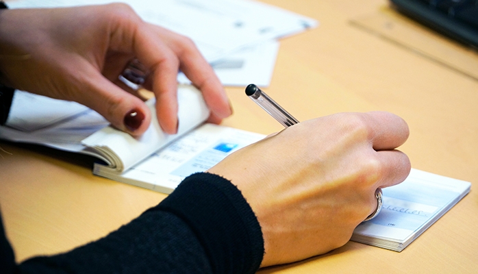 Encaissement et paiement de chèque falsifié : le banquier a la charge de prouver son absence de faute